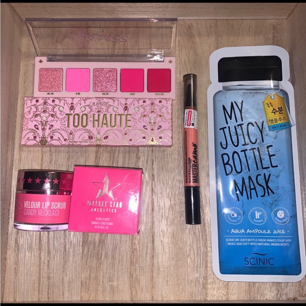 Makeup bundle